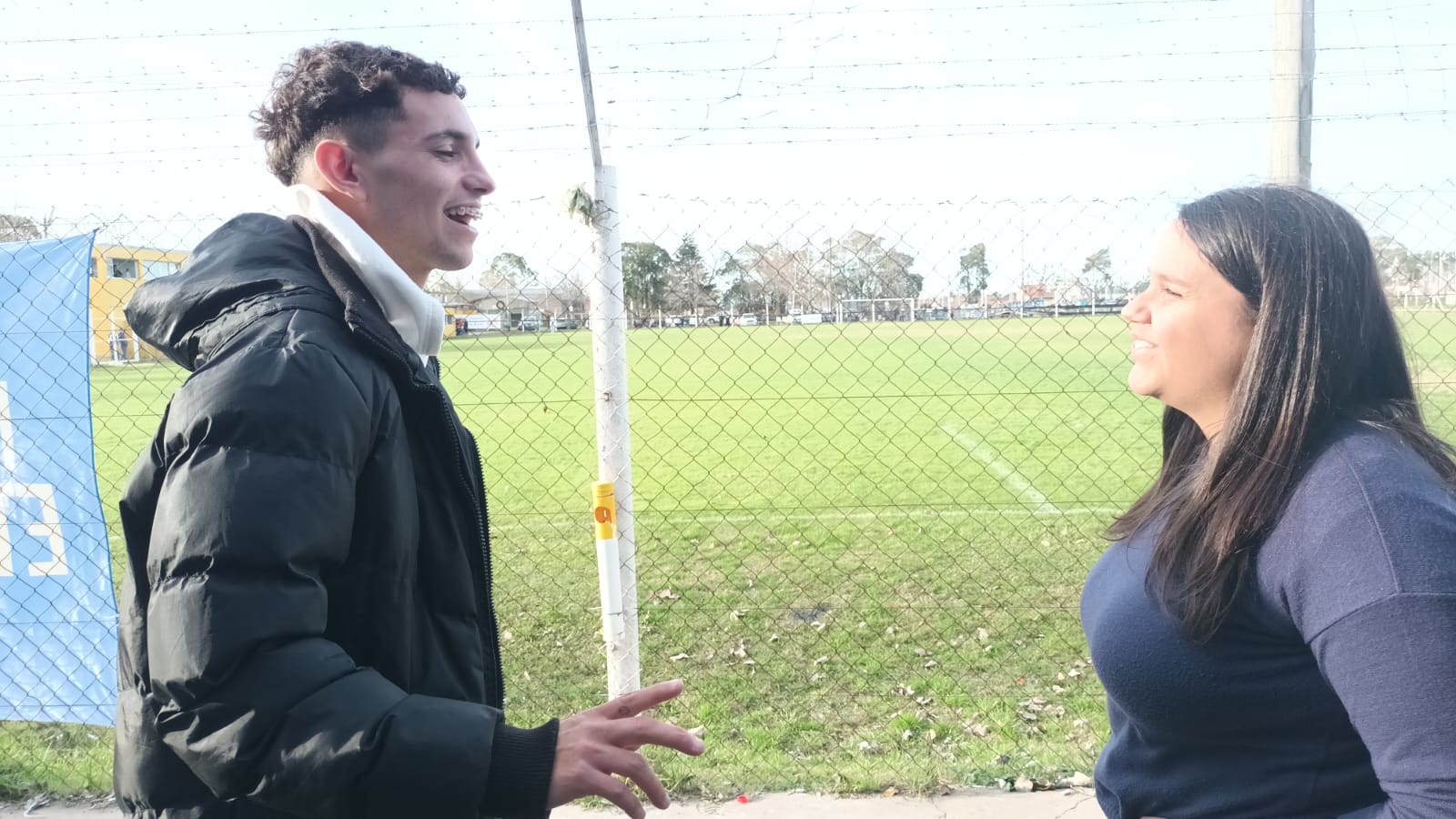 Homenaje en memoria del dirigente Marcelo Fortes, con su familia, el club y la Liga Amateur Platense